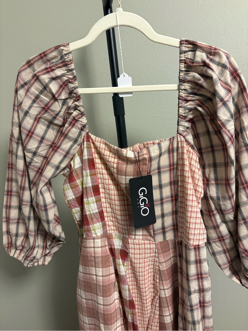 Red Plaid Maxi Dress with Square Neck and Puff Sleeves - Picture 4 of 4